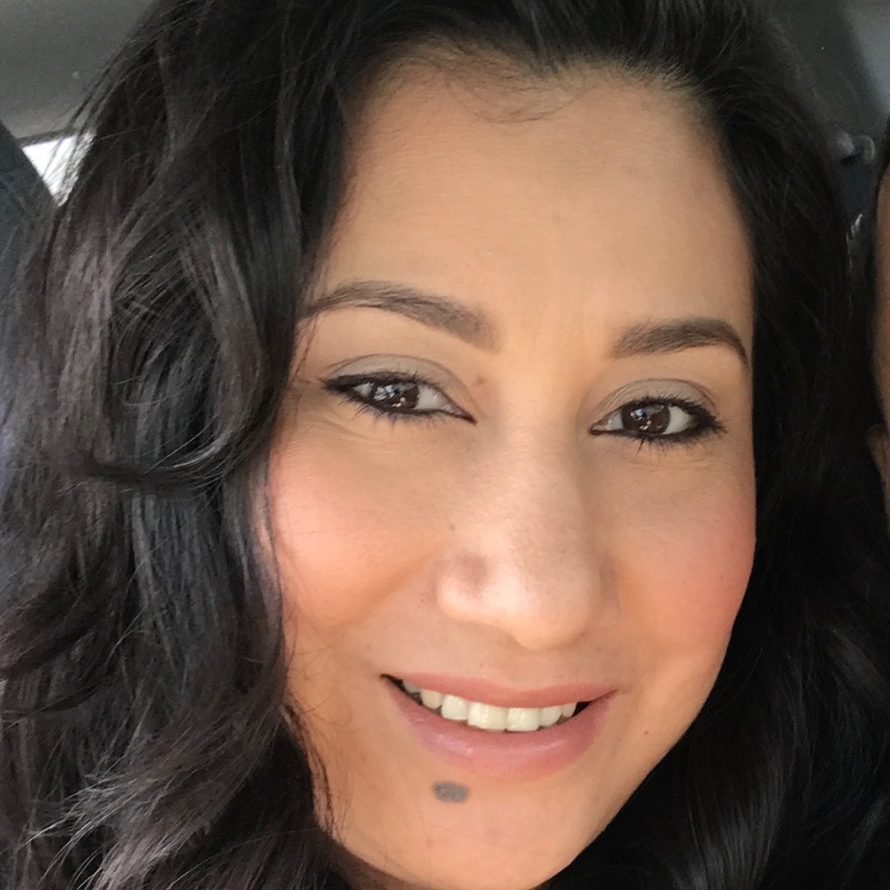 Meet your Posher, Ana